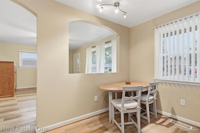 18772 Hamann St, Riverview, MI 48193 - photo 4