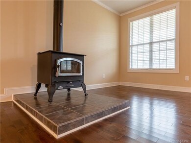 412 Gaston Ct, Statesville, NC 28625 - photo 5