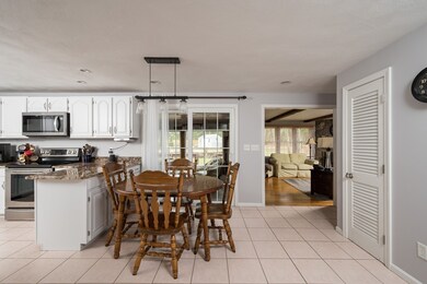 168 Edgewater Dr, Pembroke, MA 02359 - photo 3