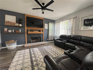 26991 Glenside Ln, Olmsted Falls, OH 44138 - photo 7