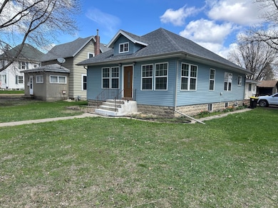 709 4th Ave, Windom, MN 56101 - photo 2