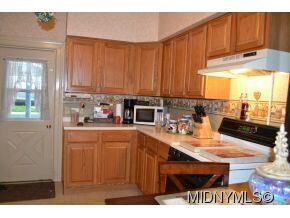 lower level kitchen