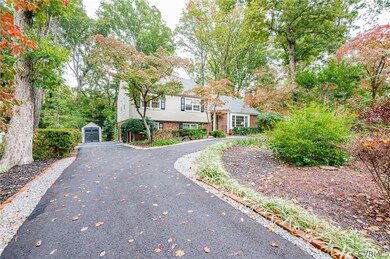 Plenty of extra Parking, Storage Shed Conveys