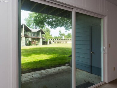 1728 NE Hogan Dr, Gresham, OR 97030 - photo 4