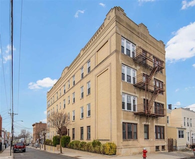 120 Dekalb Ave unit 11, Jersey City, NJ 07306 - photo 7