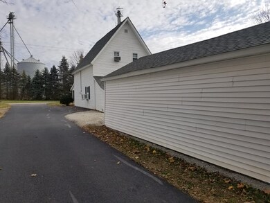 613 N Wayne St, Warren, IN 46792 - photo 3