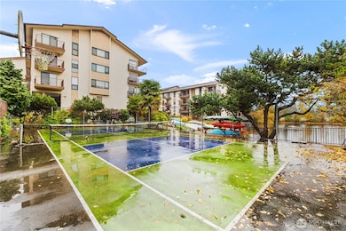 13229 Linden Ave N unit 306, Seattle, WA 98133 - photo 2