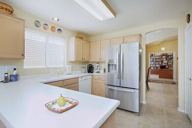 10736WBeaubienDr-009