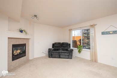 04-Living Room 20200322-DW-2381-Edi