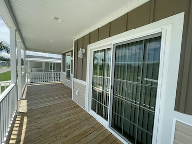 34669 Ballyhoo Dr unit 884, Zephyrhills, FL 33541 - photo 3