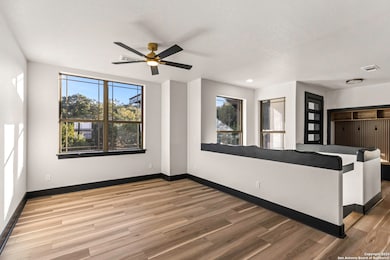 141 Oak Shore Dr, Canyon Lake, TX 78133 - photo 4