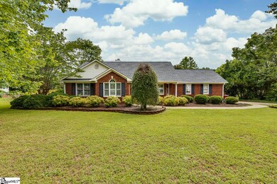 409 Cresthaven Dr, Boiling Springs, SC 29316 - photo 2