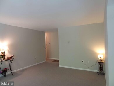 26 Canterbury Square unit 301, Alexandria, VA 22304 - photo 3