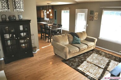 208 N Choctaw Ave, Claremore, OK 74017 - photo 5