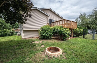 528 Tiffany Dr Hastings MN-large-003-011-Back of House-1500x967-72dpi.jpg