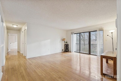 255 Hampshire Ct unit D2, Piscataway, NJ 08854 - photo 5