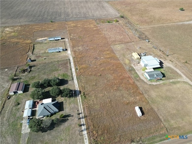 612 Wischkaemper Rd, Victoria, TX 77905 - photo 7