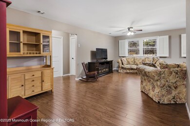 05-Foyer to Living