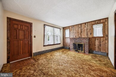 326 Powell Rd, Springfield, PA 19064 - photo 2