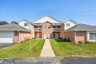 N25W24117 River Park Dr unit 2, Pewaukee, WI 53072 - photo 2