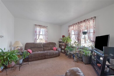 930 Wallace St, Vandergrift, PA 15690 - photo 5