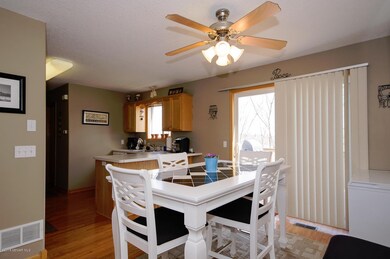 Kitchen/Dining