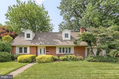 621 E Walnut St, Palmyra, PA 17078 - photo 2