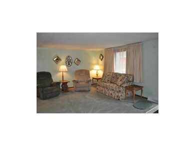 Updated Super Plush Carpet Thru-out!