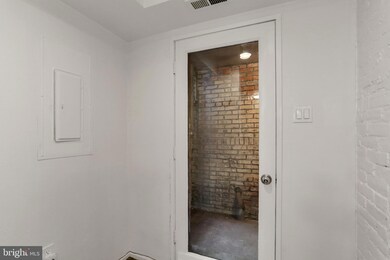 1316 Rhode Island Ave NW unit B, Washington, DC 20005 - photo 5