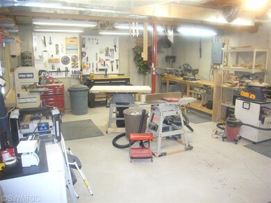 2046 Bryceway Ct NE, Grand Rapids, MI 49505 - photo 6