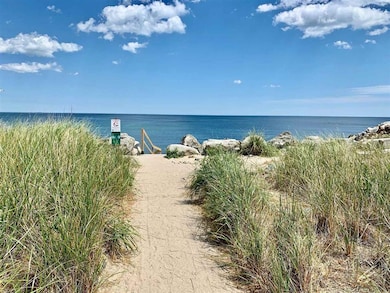 971 Ocean Blvd unit 4, Hampton, NH 03842 - photo 2