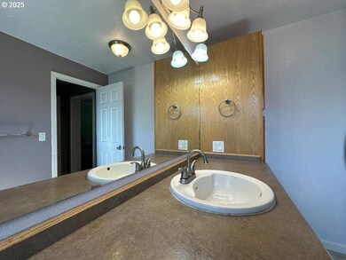 307 N Canyon Blvd, John Day, OR 97845 - photo 2