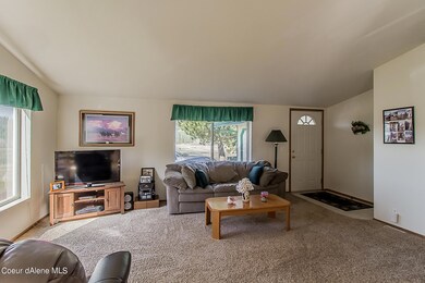 6Living IMG_4742-HDR