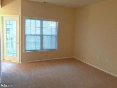 9128 Groffs Mill Dr unit 9128, Owings Mills, MD 21117 - photo 2