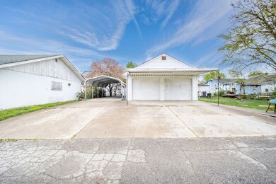 1529 W 5th St, Anderson, IN 46016 - photo 2