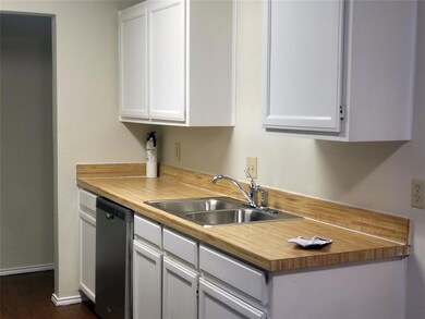 6606 Parkview Ln, North Richland Hills, TX 76182 - photo 3