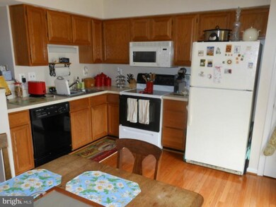 12513 Coral Grove Place, Germantown, MD 20874 - photo 3