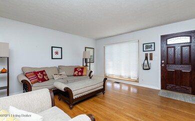 9003 Stockton Ct, Louisville, KY 40291 - photo 7