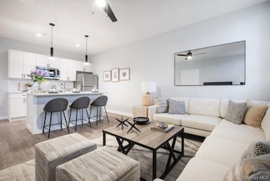 300 Carleton Ave unit 7213, Central Islip, NY 11722 - photo 5