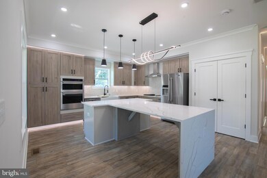 135 Locust Ave, Colonial Beach, VA 22443 - photo 5