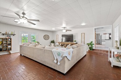 1106 Oriole Ln, Wharton, TX 77488 - photo 5