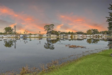 314 Lakeview Dr, Osteen, FL 32764 - photo 3