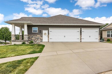 123 Whispering Wind Ln, Center Point, IA 52213 - photo 3