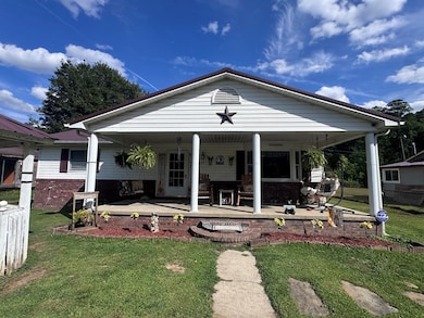 135 Dakota Ct, Colcord, WV 25048 - photo 3