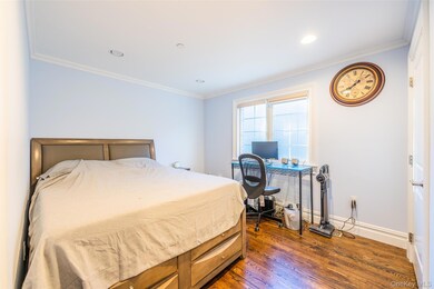 4515 Browvale Ln, Flushing, NY 11362 - photo 6