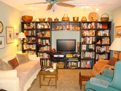 10530 W Hutton Dr, Sun City, AZ 85351 - photo 2