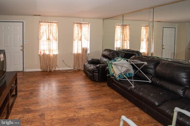 1005 Somerset St, Baltimore, MD 21202 - photo 4