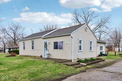 621 N Jones St, Ingalls, IN 46048 - photo 4