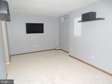 11513 Ivy Bush Ct, Reston, VA 20191 - photo 4