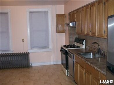 740 N 9th St, Allentown, PA 18102 - photo 5